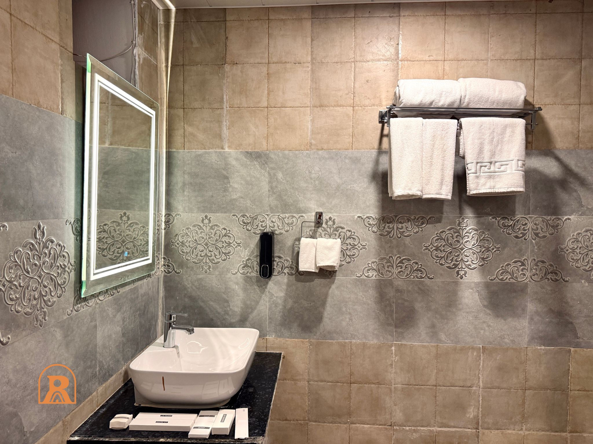 THE SHIKARGARH PALACE Deluxe Suite 8