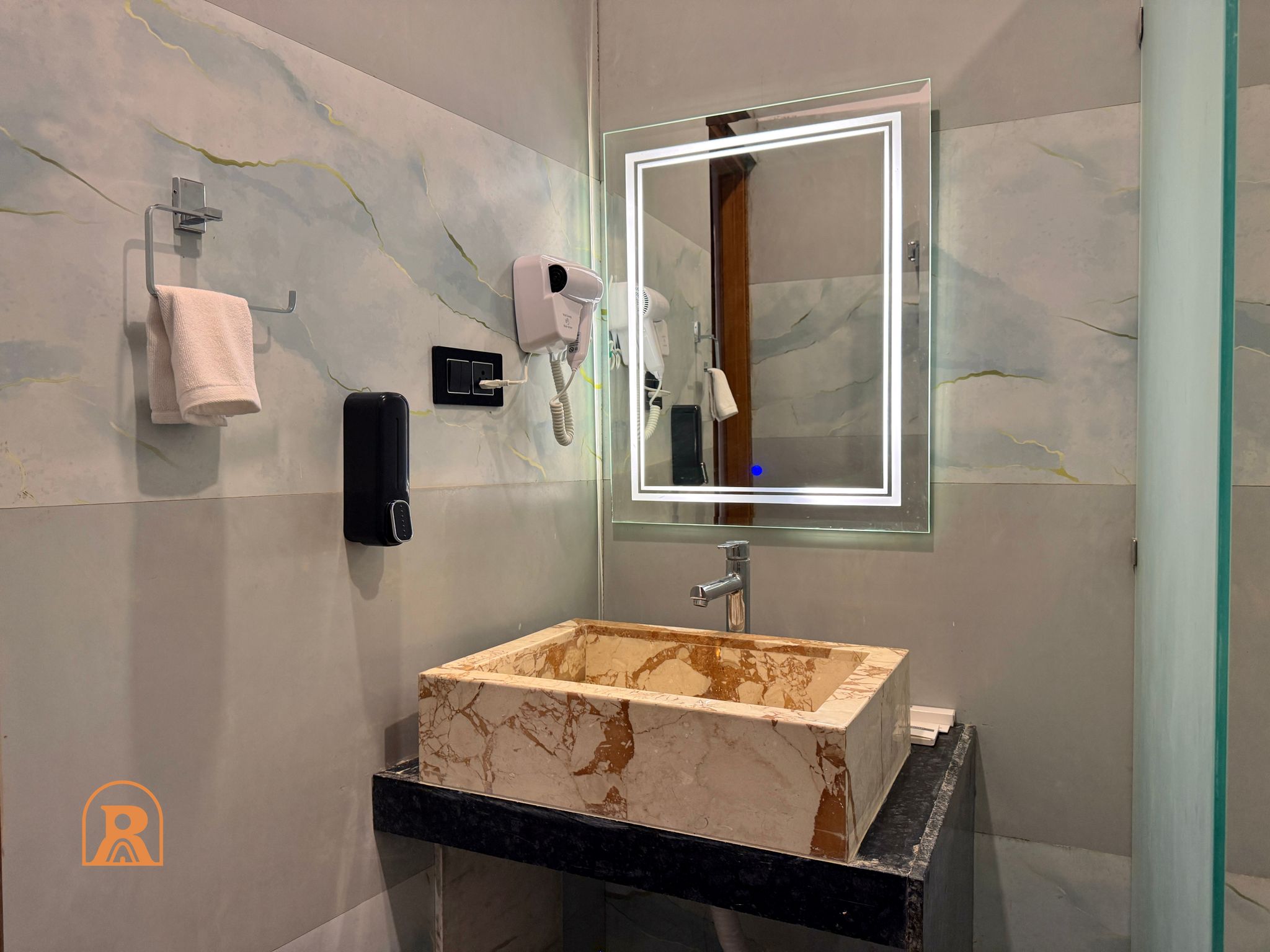 THE SHIKARGARH PALACE Superior Suite 6