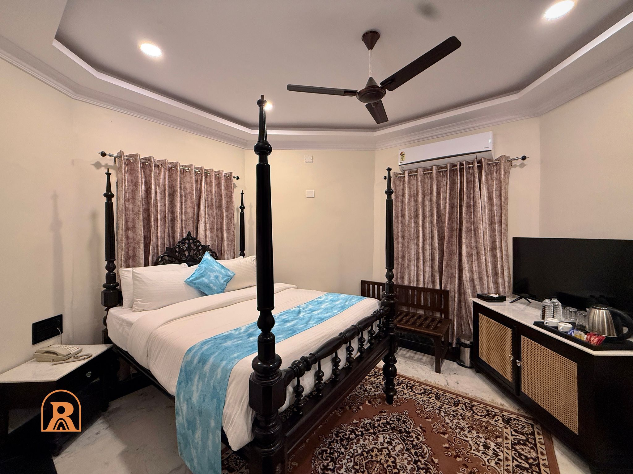 THE SHIKARGARH PALACE Junior Suite 10