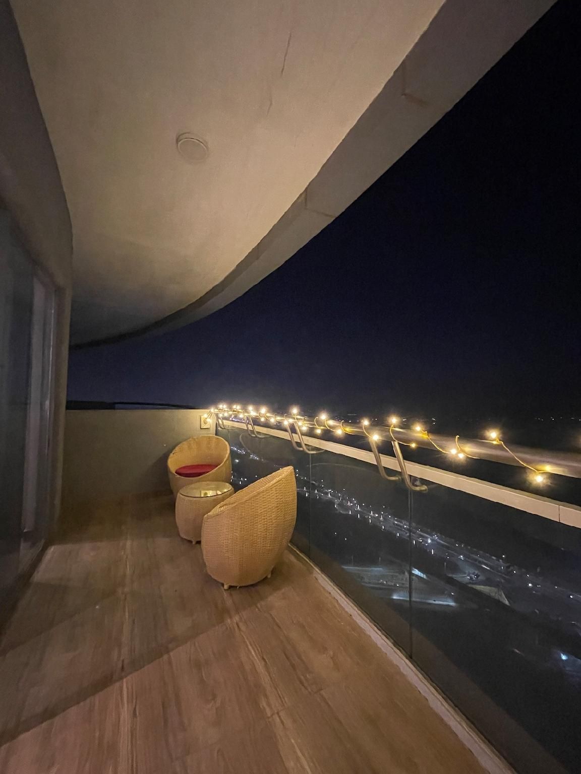 40th Floor Skyline Serenity, River View The One @ Spira, City & River view (40th Floor) 2