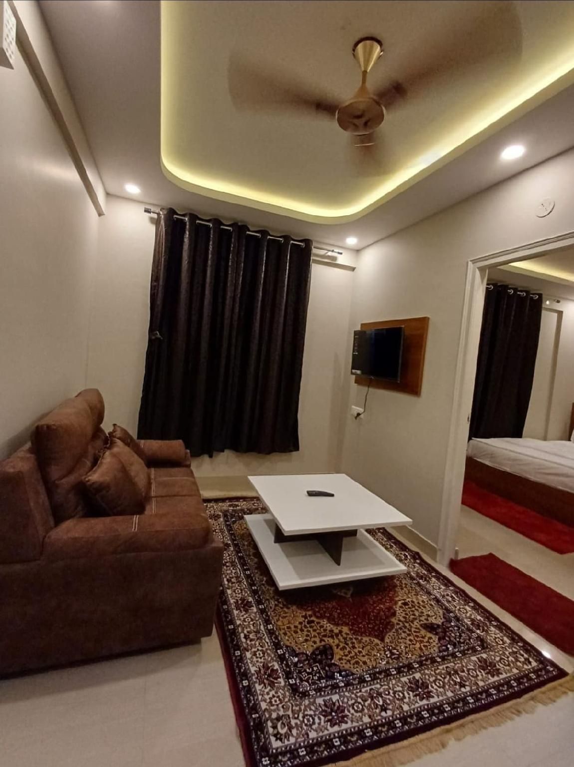 Cozy Downtown Hideaway