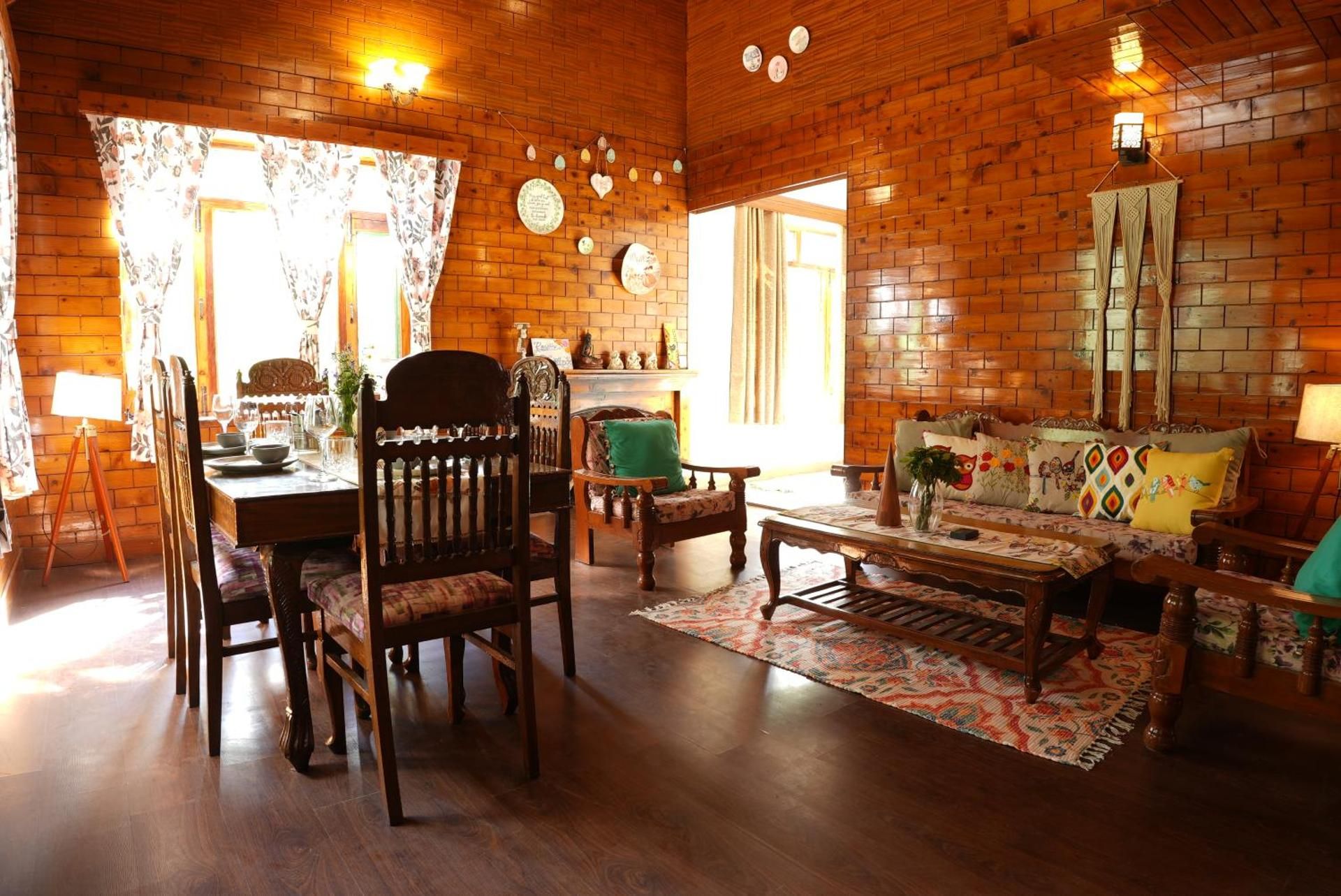Rosette Cottage by EdenHomes