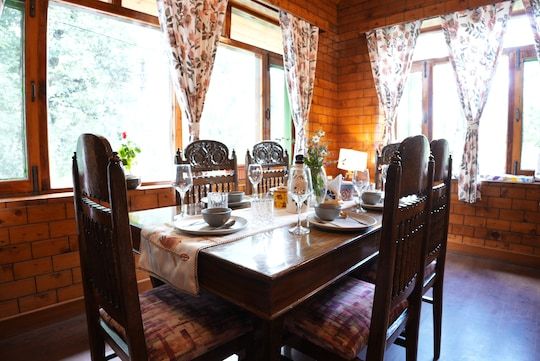 Rosette Cottage by EdenHomes