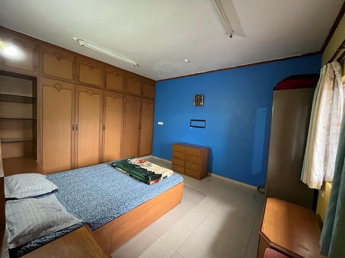 Courtyard‑Side King Room CourtyardSide King Room 2