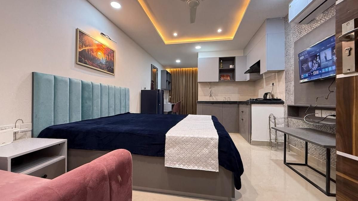 Luxury Studio Apartment