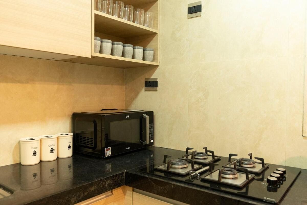 Cozy, Upscale 1 bhk Apt near BKC