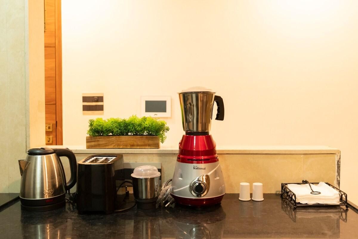 Cozy, Upscale 1 bhk Apt near BKC
