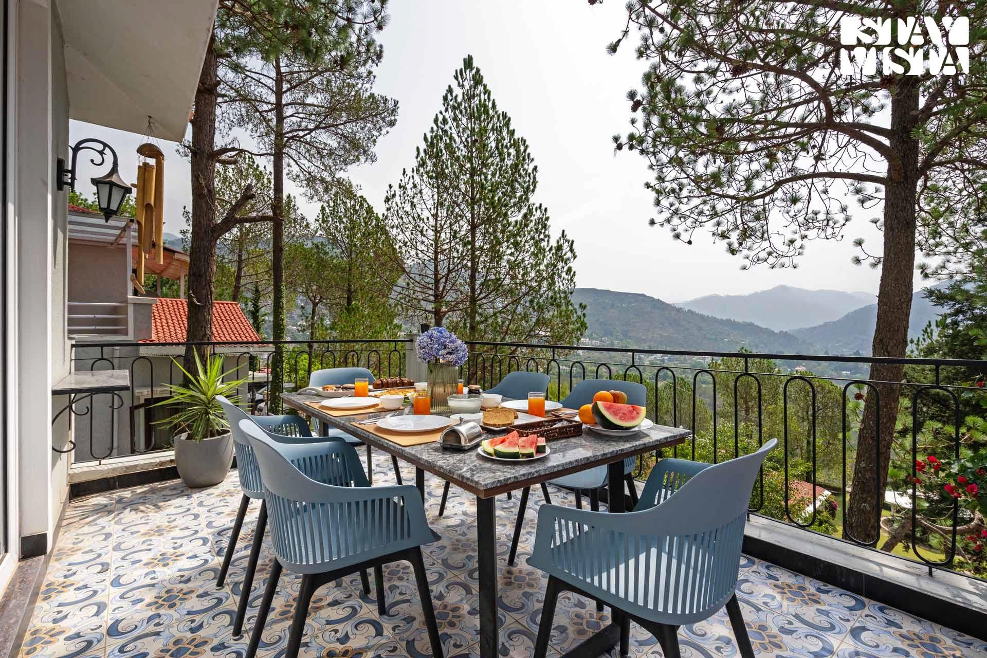 StayVista at Kaira with Music Speaker & Heater