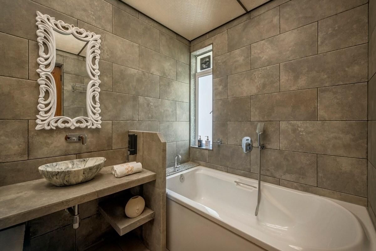 Bathtub