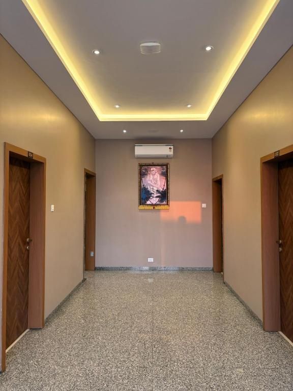 Side Image 2