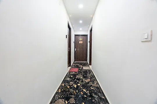 Side Image 2