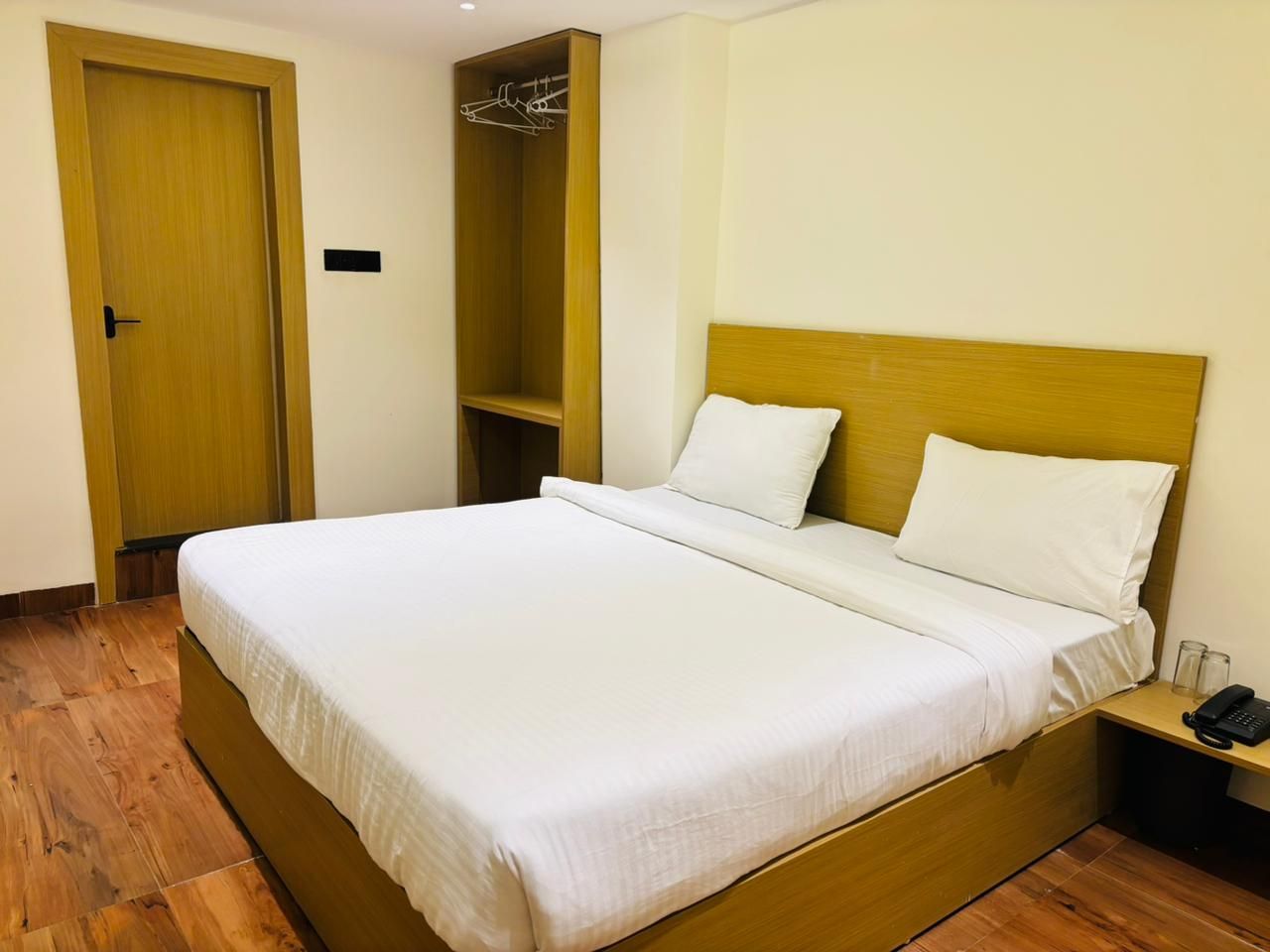 Silvotel Stays by Bizzgrow Hotels Deluxe Room 2