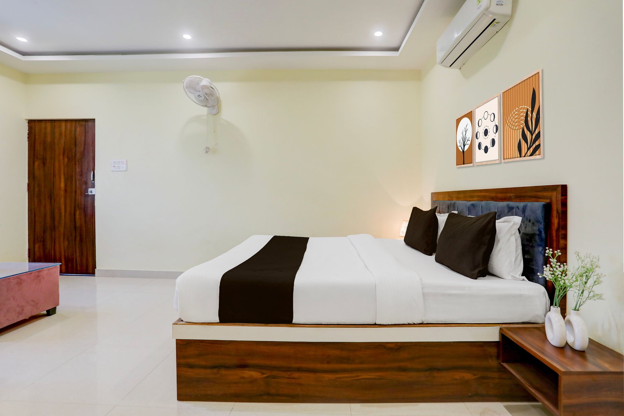 Hotel O by OYO Own Roof CLASSIC 12