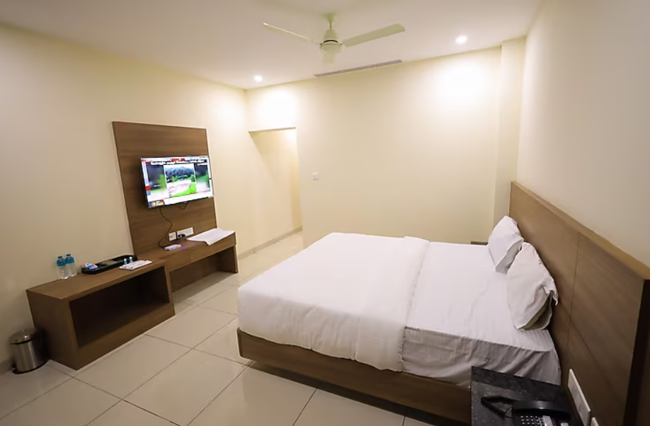 J S Grand Standard Room AC 4