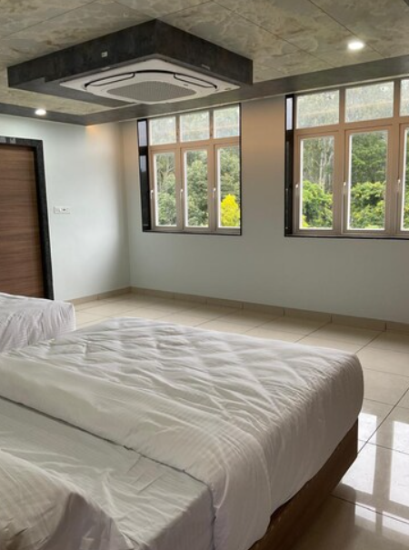 J S Grand Premium Family AC 4