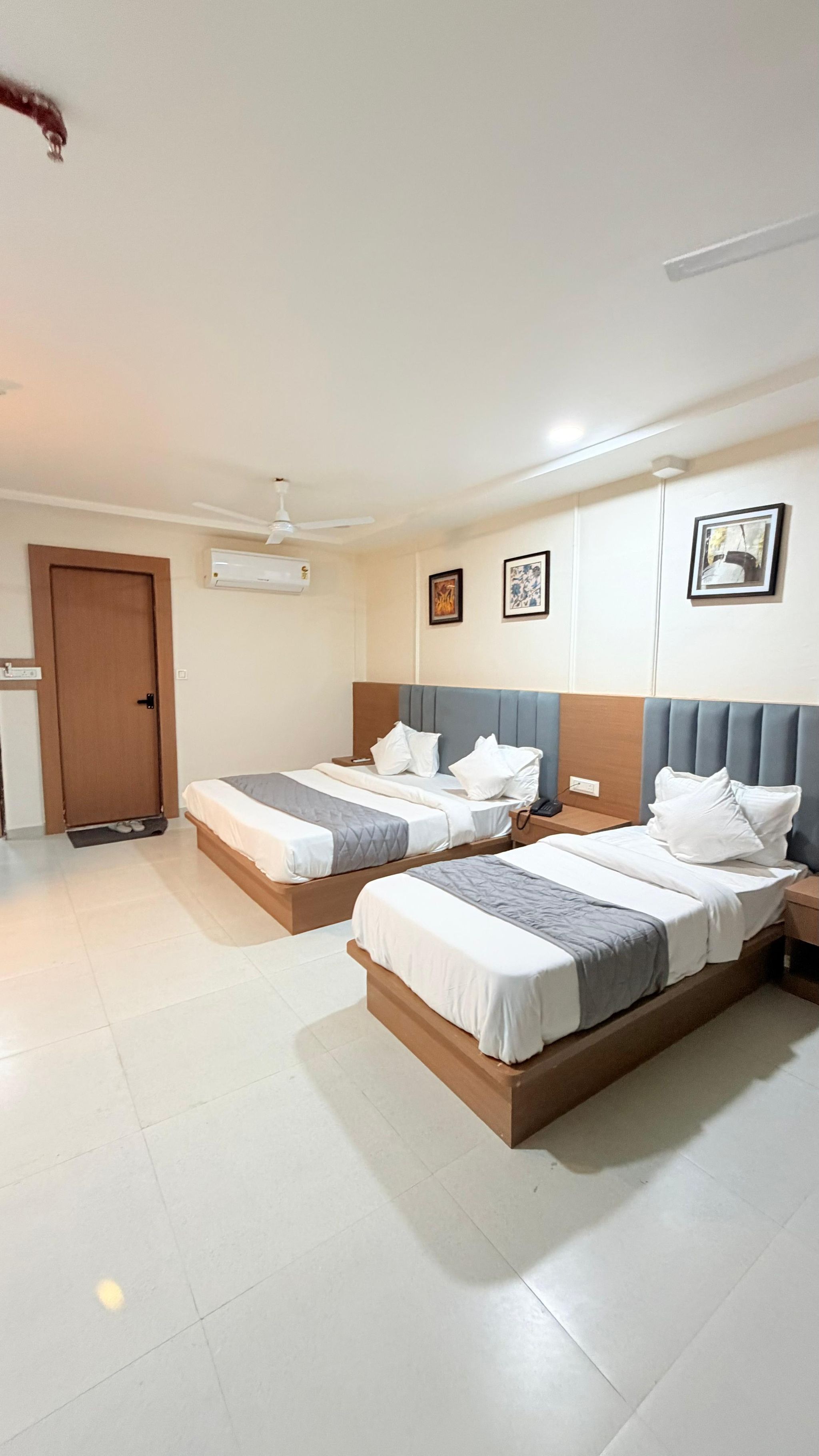 Hotel TGR ( A unit Of SR Hospitality Pvt Ltd) Family Room