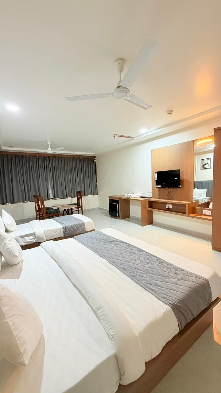 Hotel TGR ( A unit Of SR Hospitality Pvt Ltd) Family Room 3