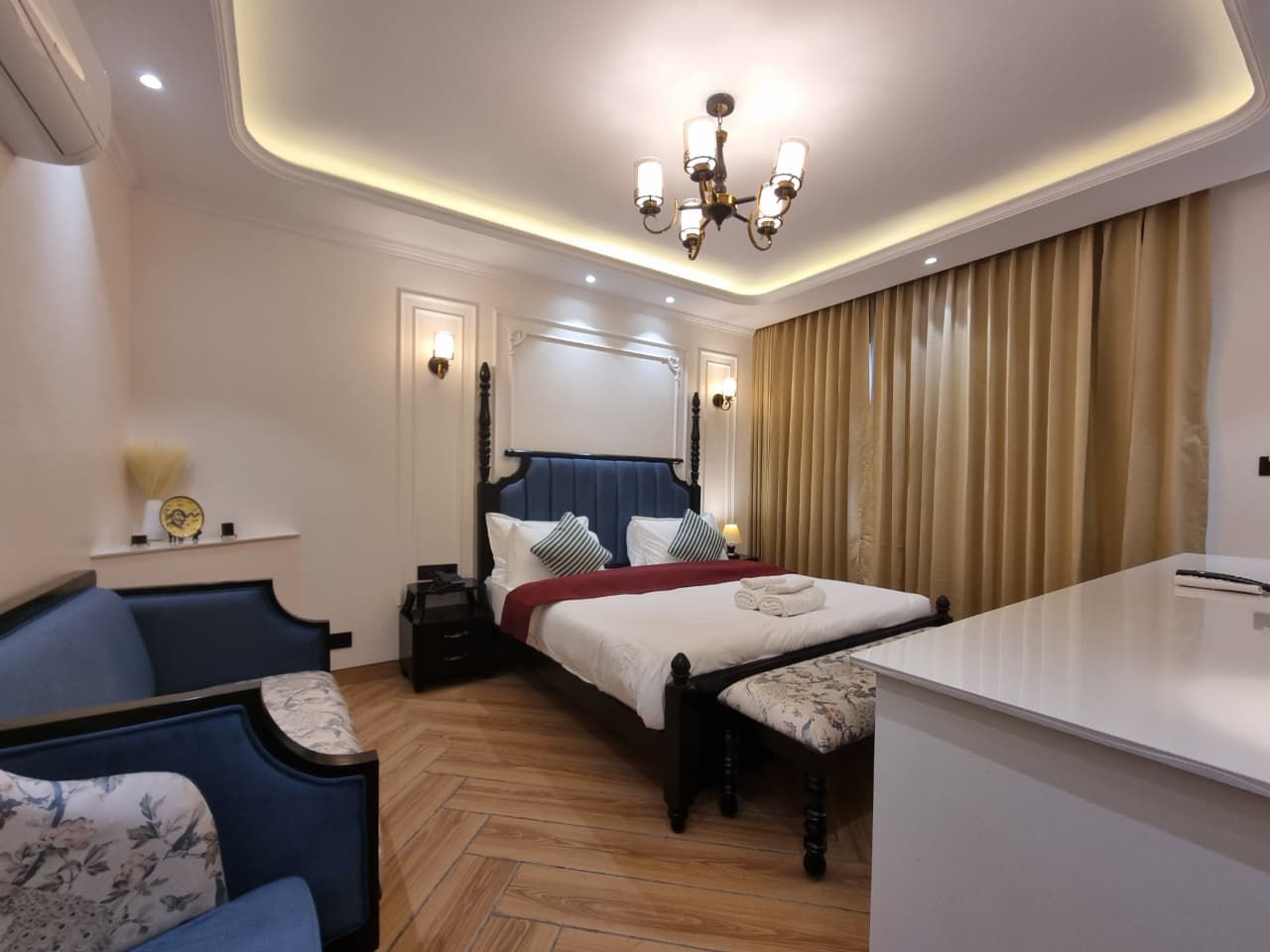 Kavin Akasa-The Mall Executive Room With Mountain View 24