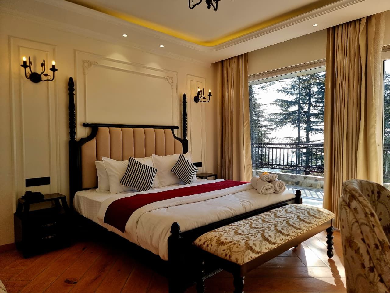 Kavin Akasa-The Mall Executive Room With Mountain View