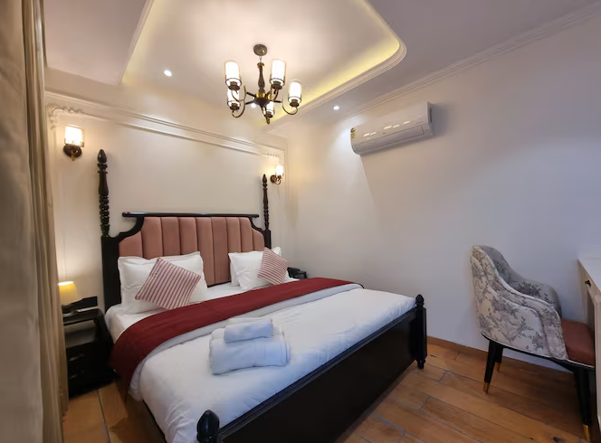 Kavin Akasa-The Mall  Executive Room With Mountain View 6