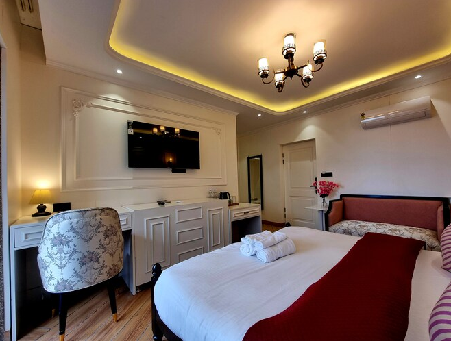 Kavin Akasa-The Mall  Premium Room with Jacuzzi & Mountain view 4