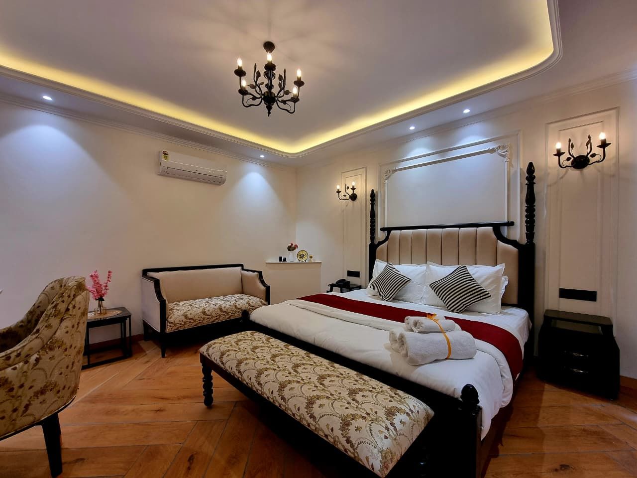 Kavin Akasa-The Mall Executive Room With Mountain View 5