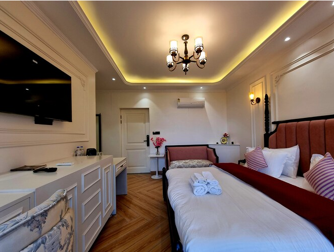 Kavin Akasa-The Mall  Premium Room with Jacuzzi & Mountain view 7