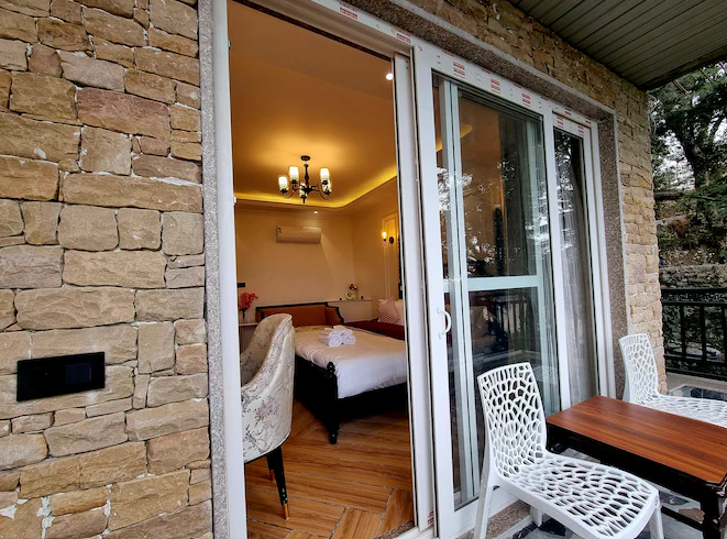 Kavin Akasa-The Mall  Premium Room with Jacuzzi & Mountain view 10