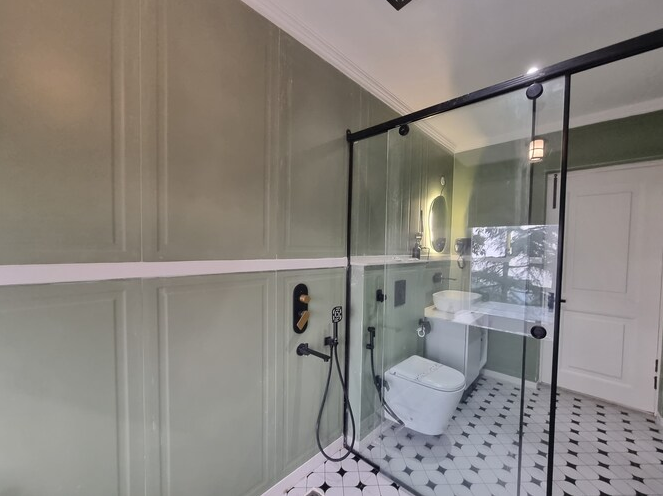 Kavin Akasa-The Mall  Club Room with Mountain View 2