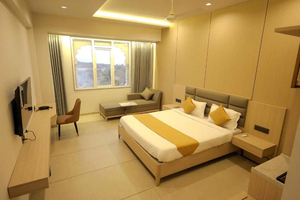 Sarju Palace Deluxe Double Room with Side Sea View 5
