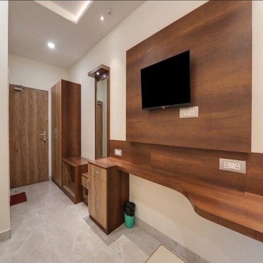 Hotel Heaven Grand Deluxe Room 3