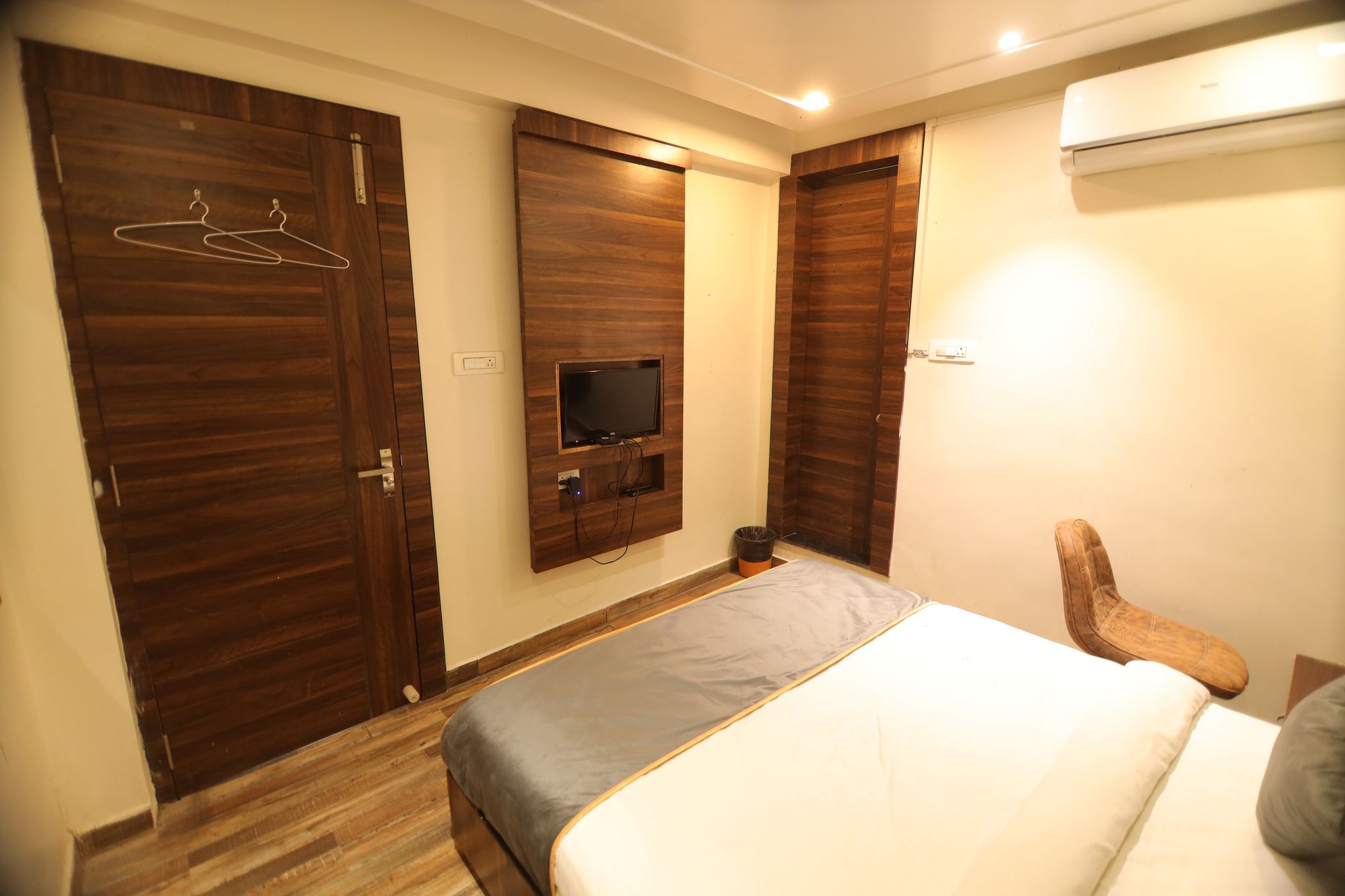 Bless Inn Hotel  Deluxe Room 2