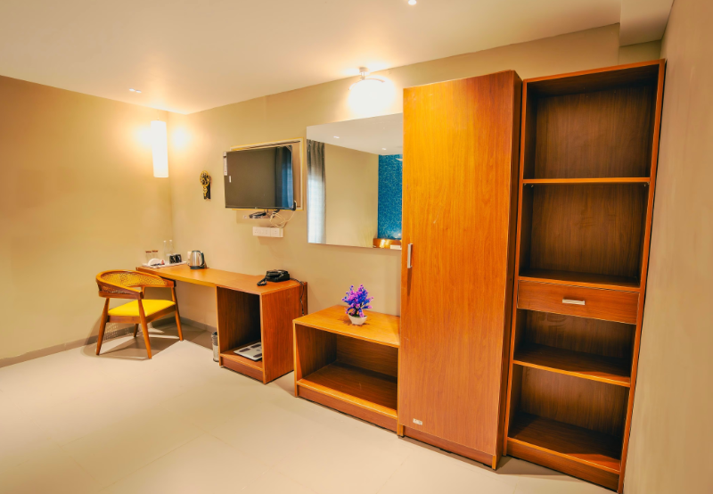 Yash Grande Deluxe Room 2