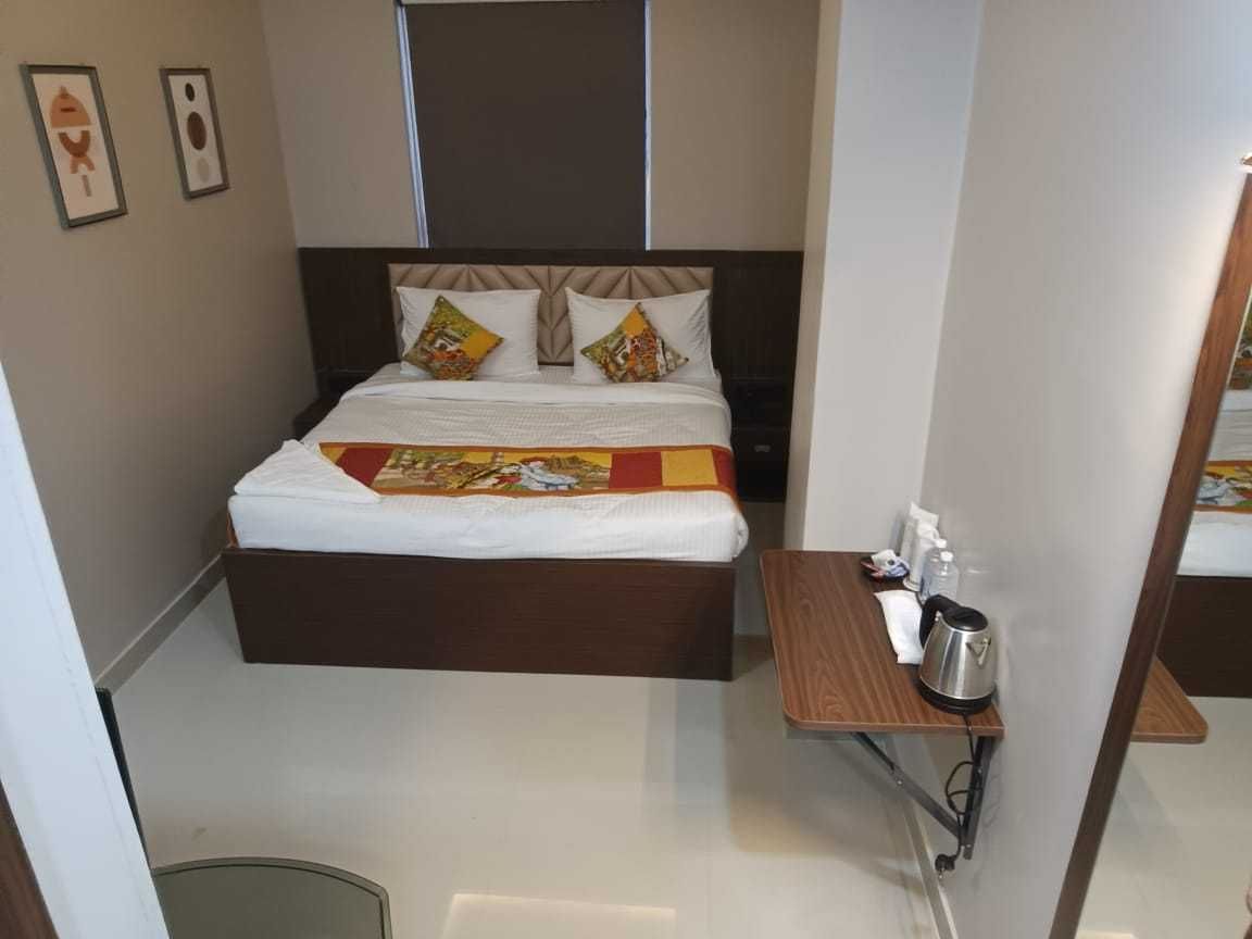 Townhouse Oak Alwar Railway Station Formerly RJ-02 Classic 8