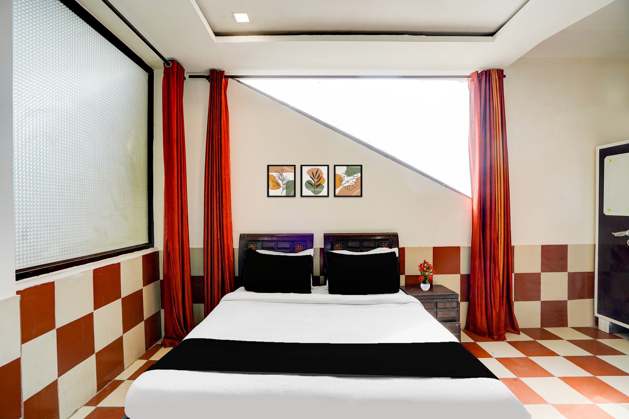 Hotel O Sector 93 Noida Formerly Grand Empire CLASSIC 11