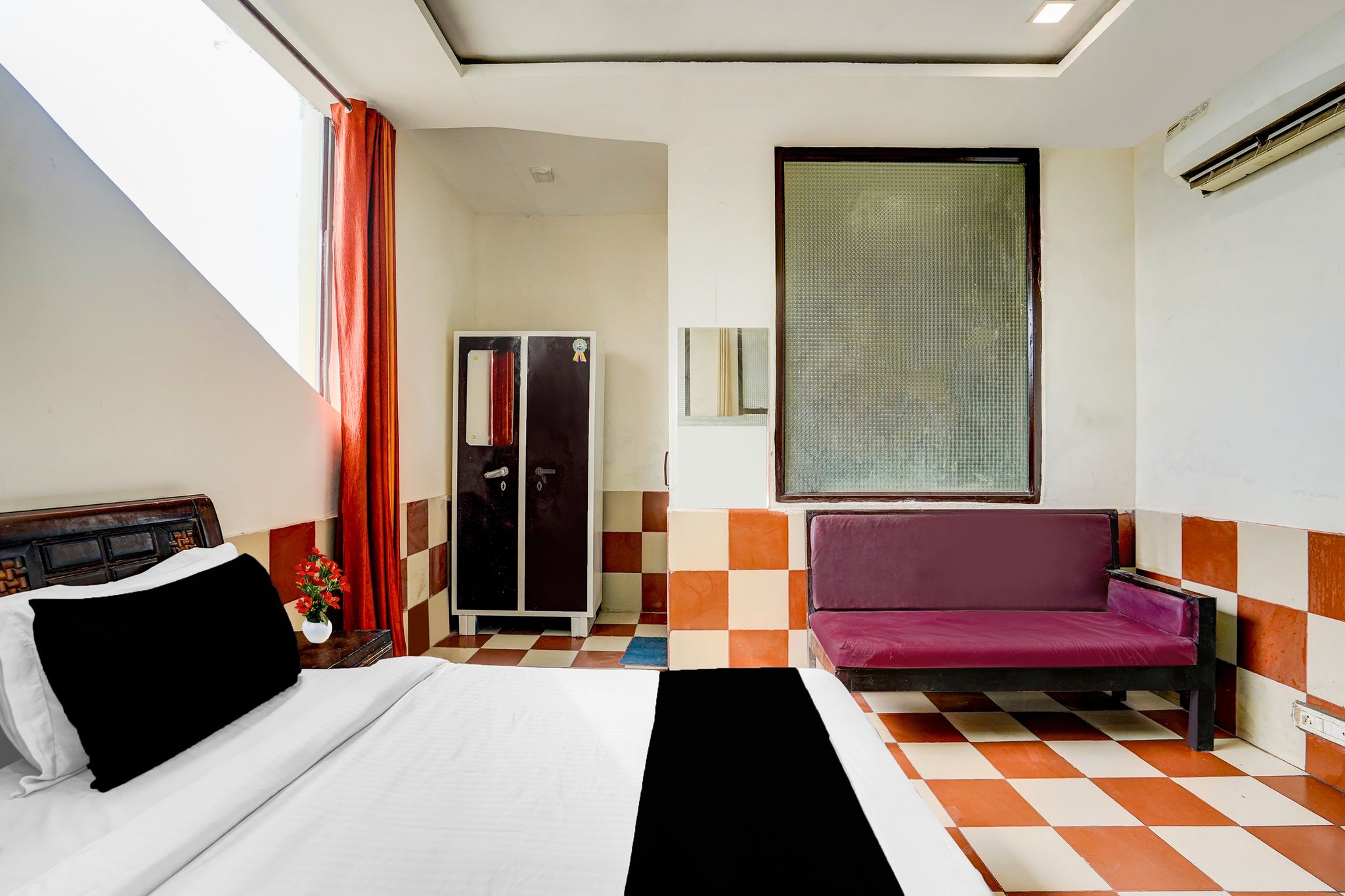 Hotel O Sector 93 Noida Formerly Grand Empire CLASSIC 16