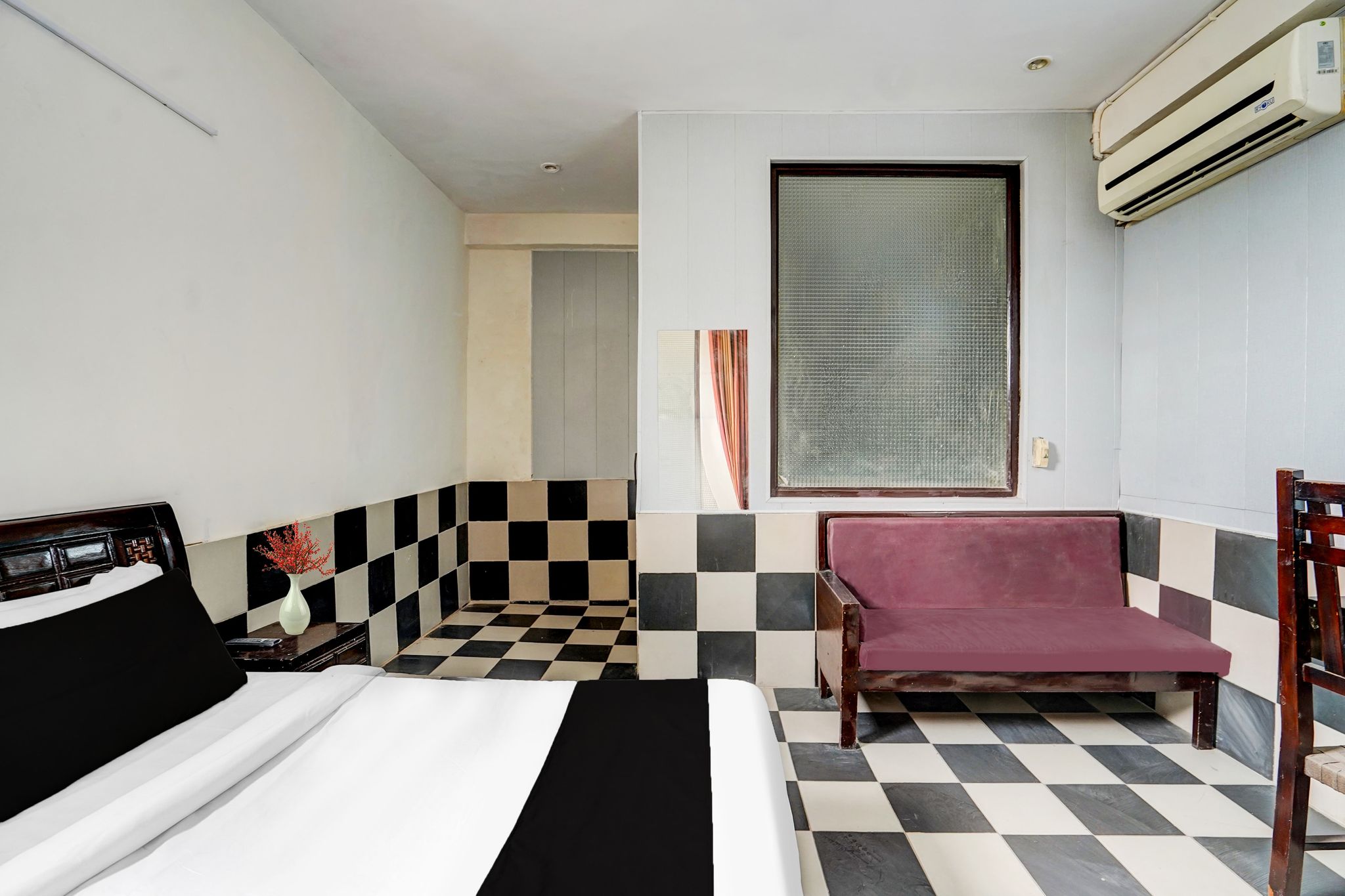 Hotel O Sector 93 Noida Formerly Grand Empire CLASSIC 14