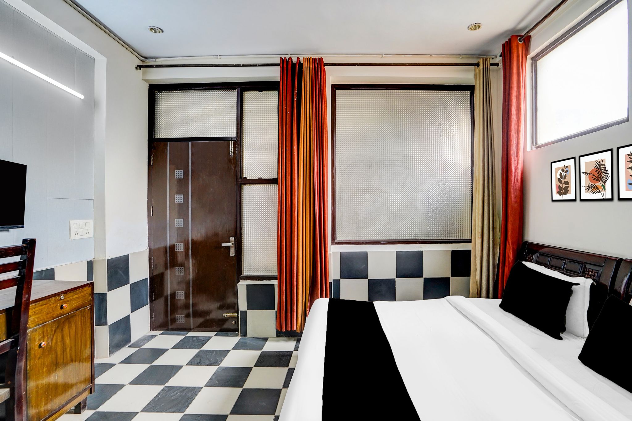 Hotel O Sector 93 Noida Formerly Grand Empire CLASSIC 4