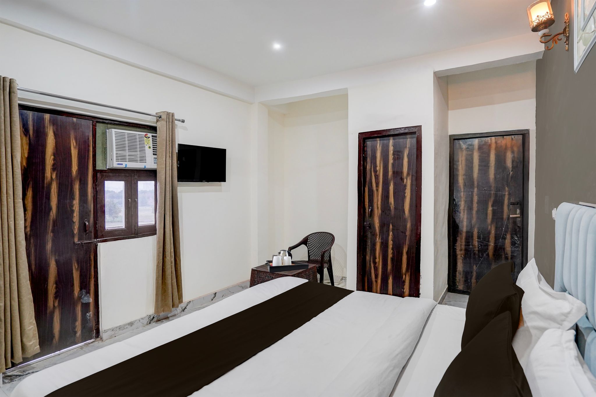 Hotel O Gaur City Centre Noida Formerly Dreamland Residency CLASSIC 16