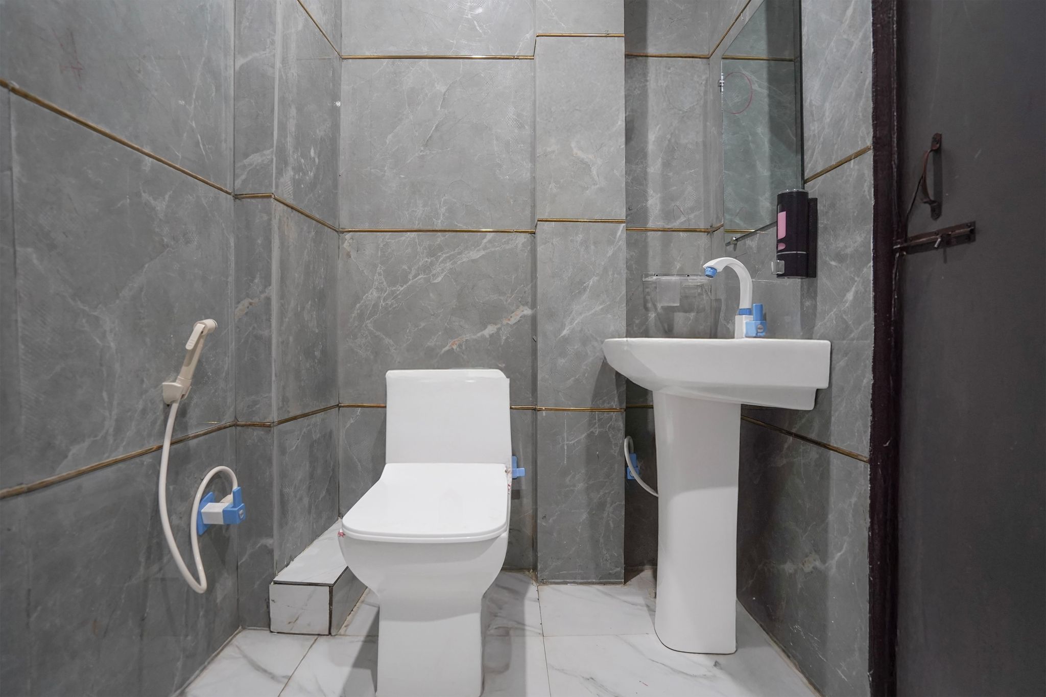 Hotel O Gaur City Centre Noida Formerly Dreamland Residency CLASSIC 13