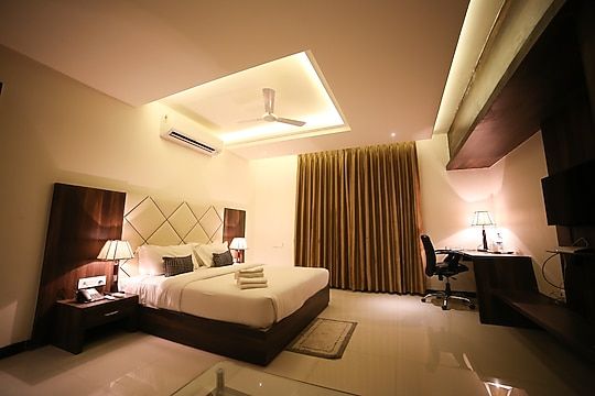 Meghdoot Resort Deluxe Room 4