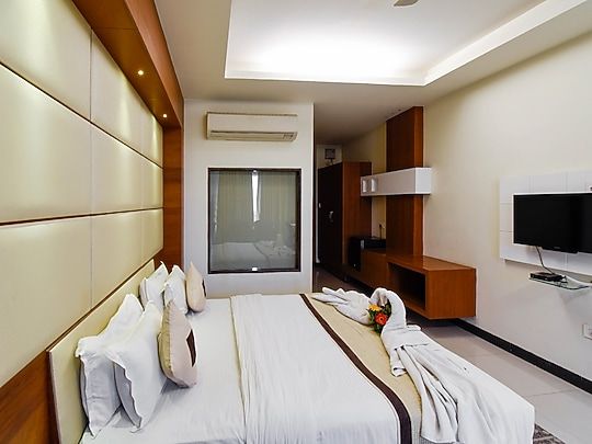 Meghdoot Resort Deluxe Room 10