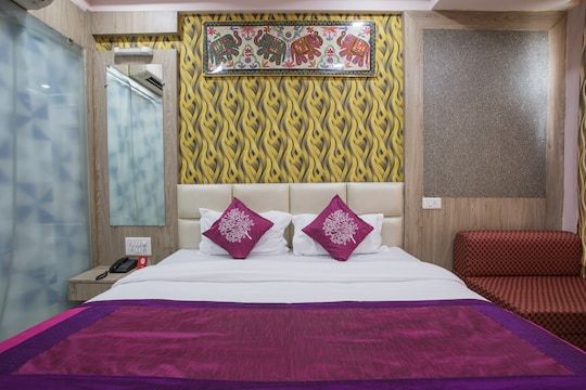 Hotel Amantaran Avenue Double Bed AC Room 16