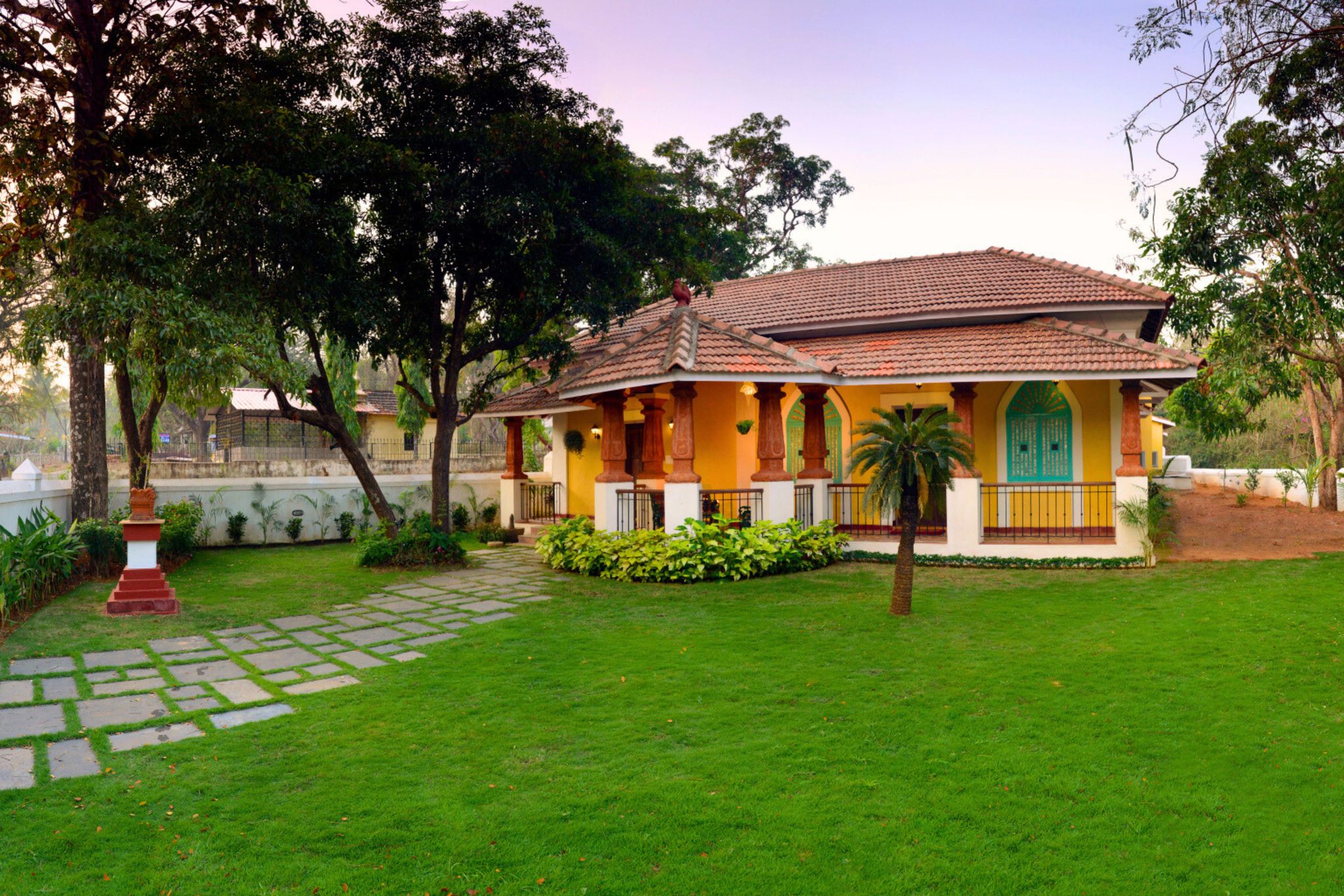 Side Image 2