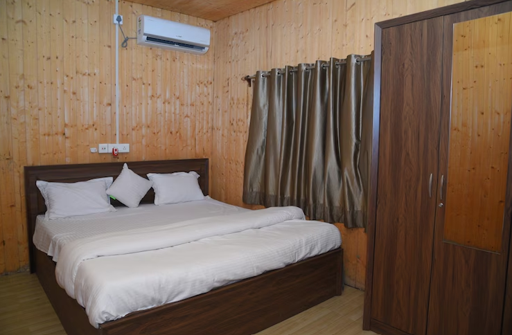 Canadian Pinewood Cottage