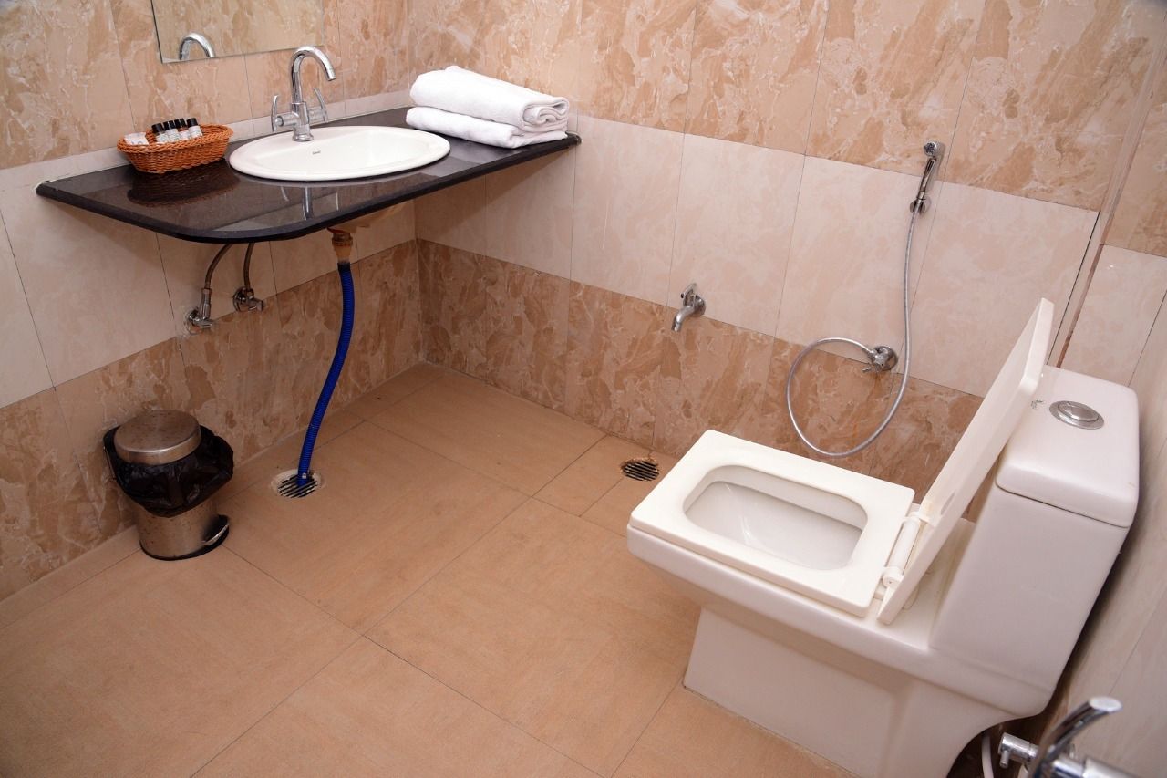 Eco Creek Lakeview Deluxe Room 3