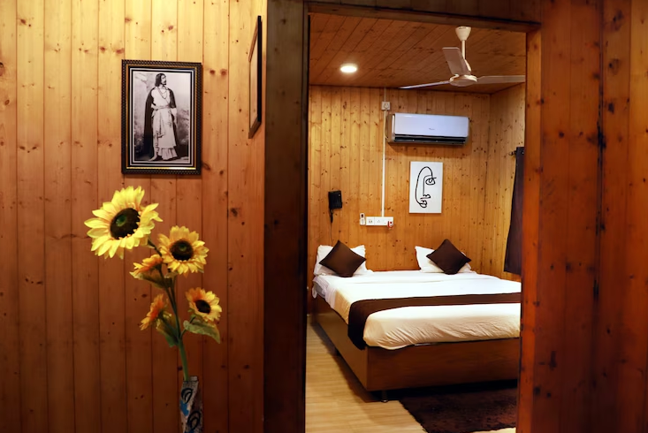 Canadian Pinewood Cottage