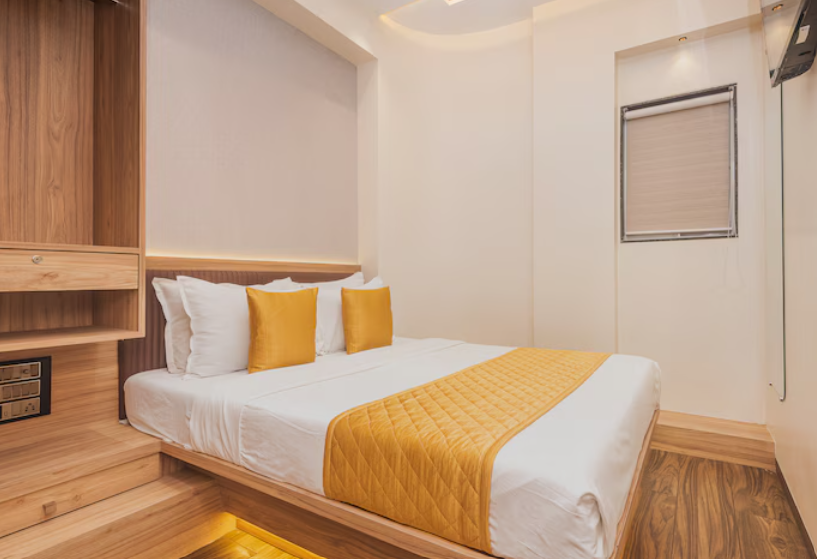 Hotel Lexus. 7 - Girgoan