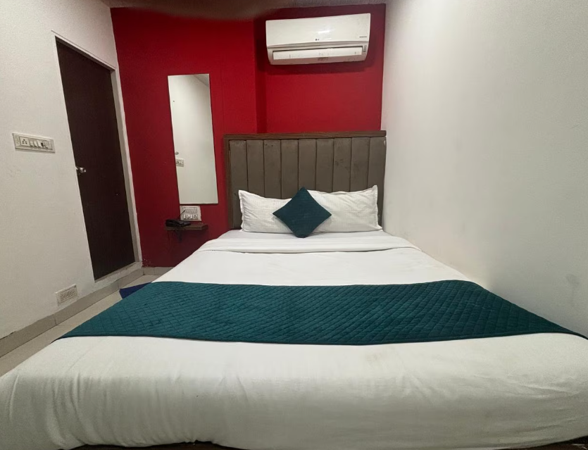 Hotel Silver Shine