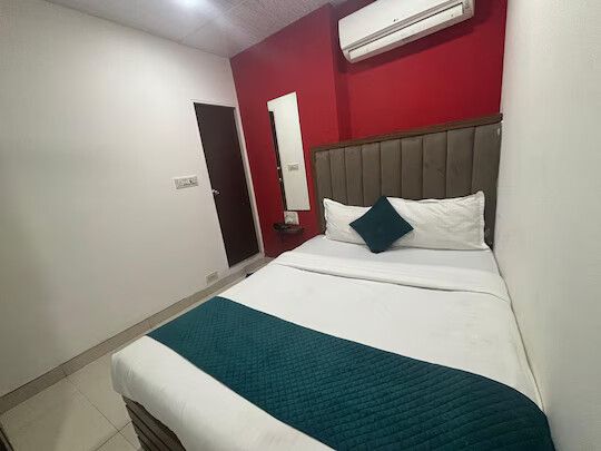 Hotel Silver Shine